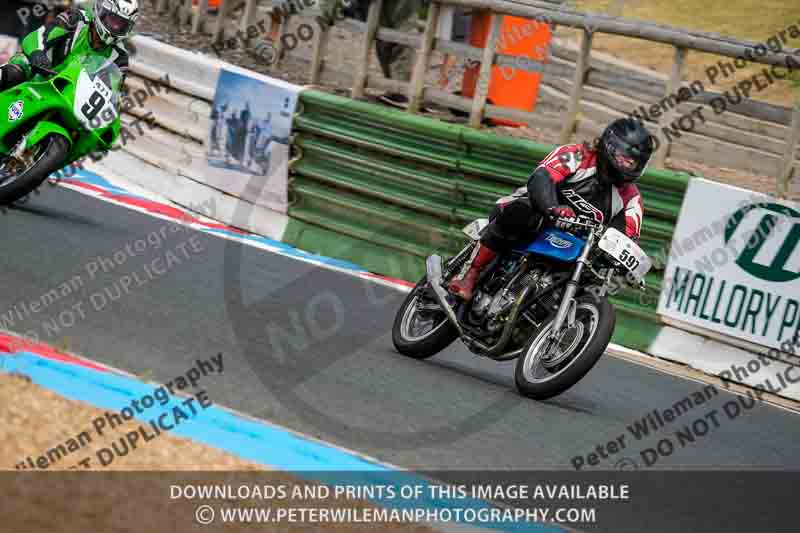 Vintage motorcycle club;eventdigitalimages;mallory park;mallory park trackday photographs;no limits trackdays;peter wileman photography;trackday digital images;trackday photos;vmcc festival 1000 bikes photographs